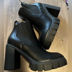 Brand new GBG combat boots size 7.5 fits someone who is a size 8